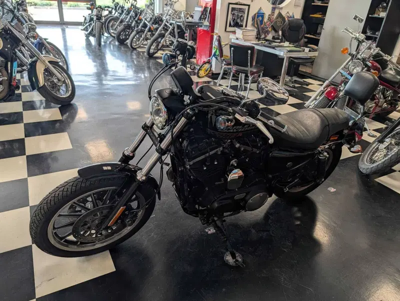 Harley-Davidson 883 R (2008 - 16) - XL 883R (6)