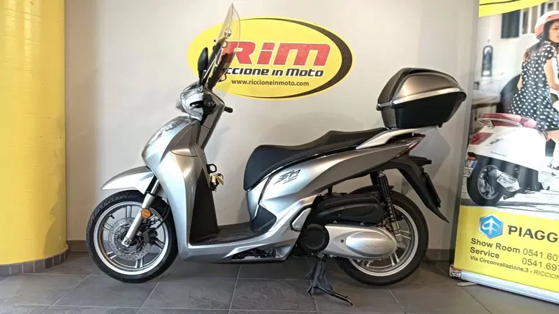 Honda SH 300 i ABS (2016 - 20) (2)