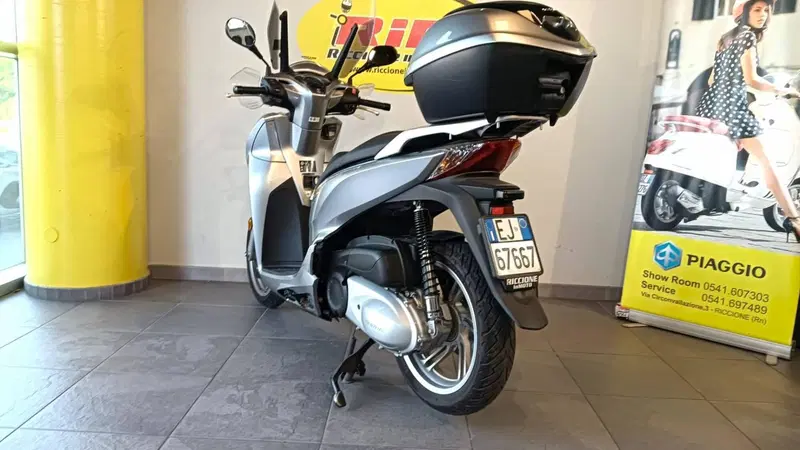 Honda SH 300 i ABS (2016 - 20) (4)