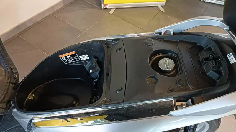 Honda SH 300 i ABS (2016 - 20) (8)