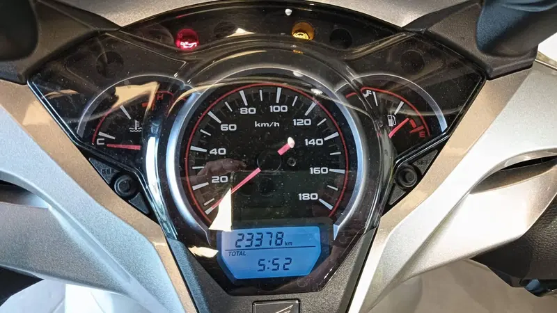 Honda SH 300 i ABS (2016 - 20) (9)