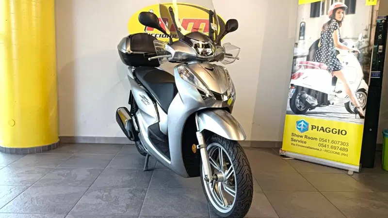 Honda SH 300 i ABS (2016 - 20) (3)