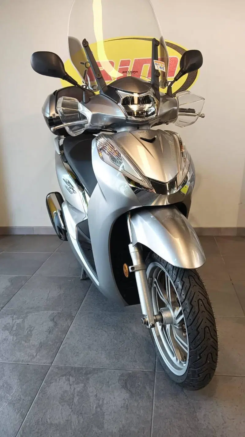 Honda SH 300 i ABS (2016 - 20) (10)