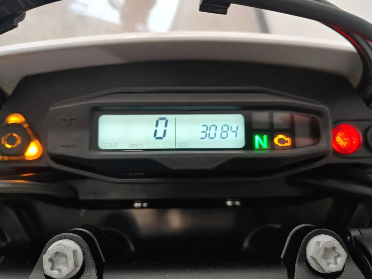 Husqvarna 701 Supermoto (2023 - 25) (3)