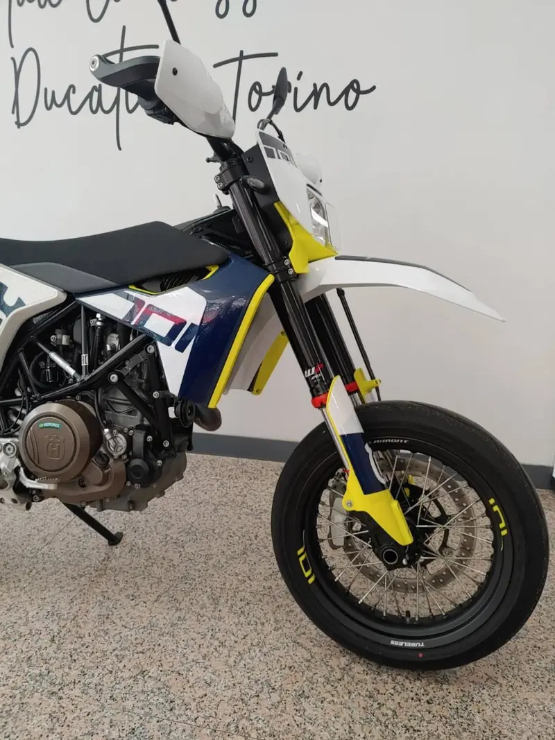 Husqvarna 701 Supermoto (2023 - 25) (8)