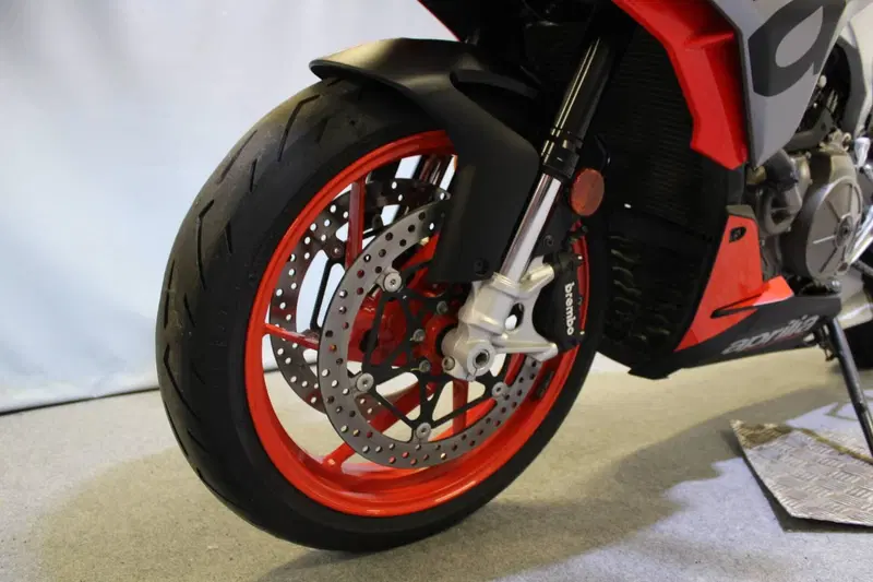 Aprilia Tuono 660 (2021 - 25) (14)