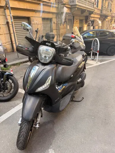 Piaggio Beverly 300 i.e. Police ABS-ASR (2017 - 20) usata