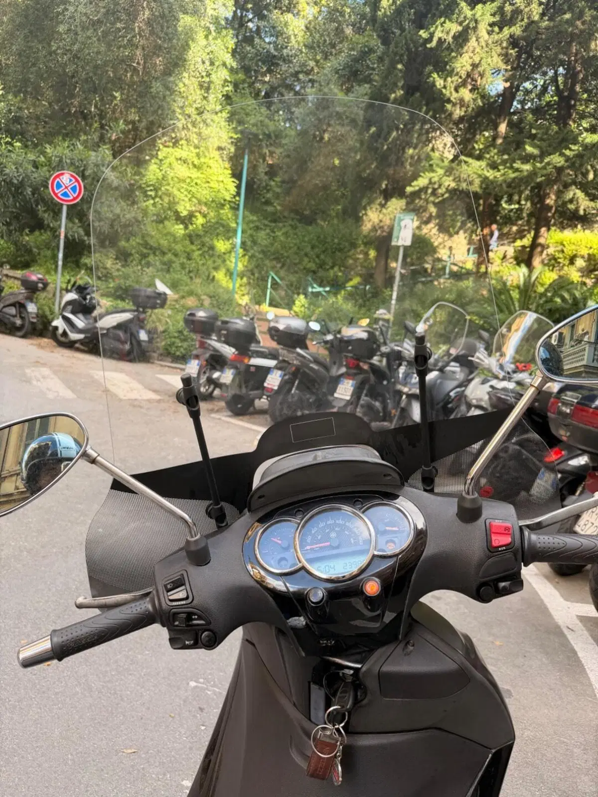Piaggio Beverly 300 i.e. Police ABS-ASR (2017 - 20) (6)