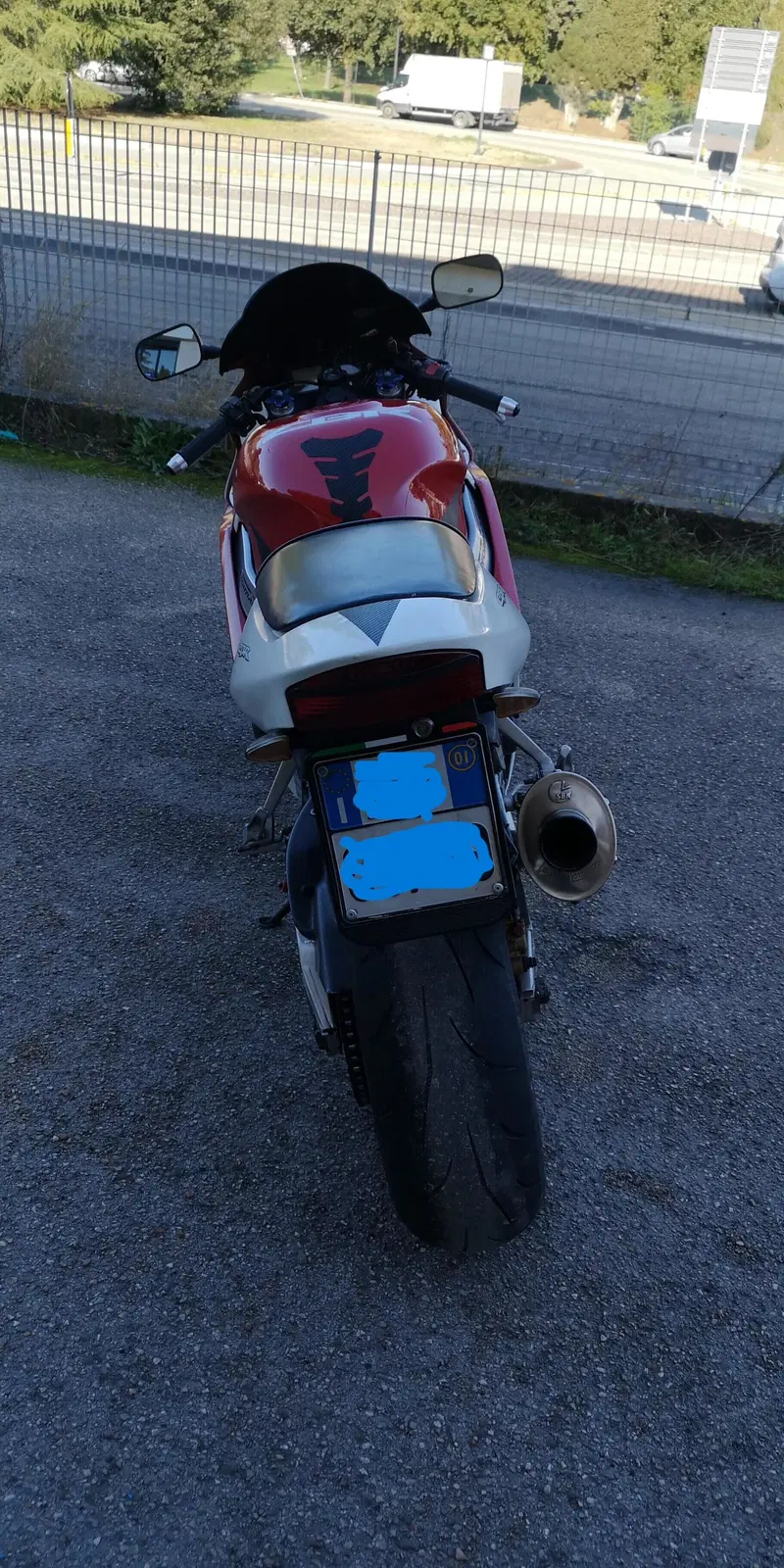Honda CBR 900 RR Fireblade (2000 - 01) (2)