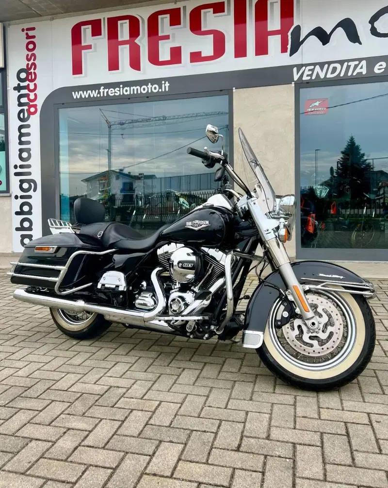 Harley-Davidson 103 Road King Classic (2014 - 16) - FLHRC (2)