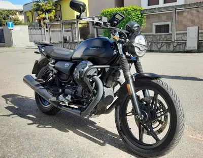 Moto Guzzi V7 Stone (2021 - 24) usata