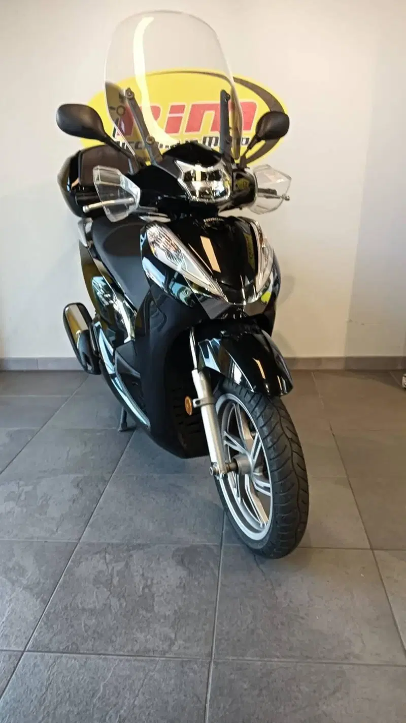 Honda SH 300 i ABS (2016 - 20) (9)