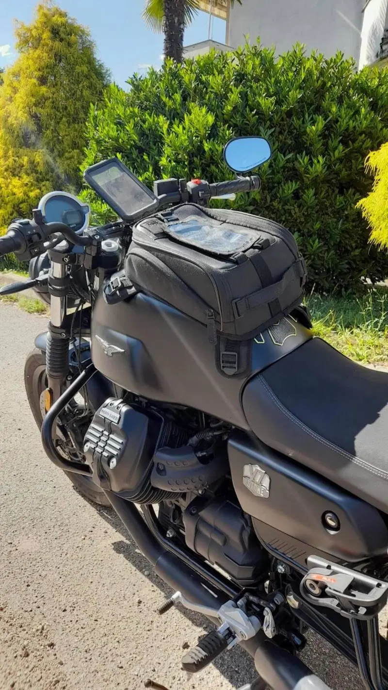 Moto Guzzi V7 Stone (2021 - 24) (6)