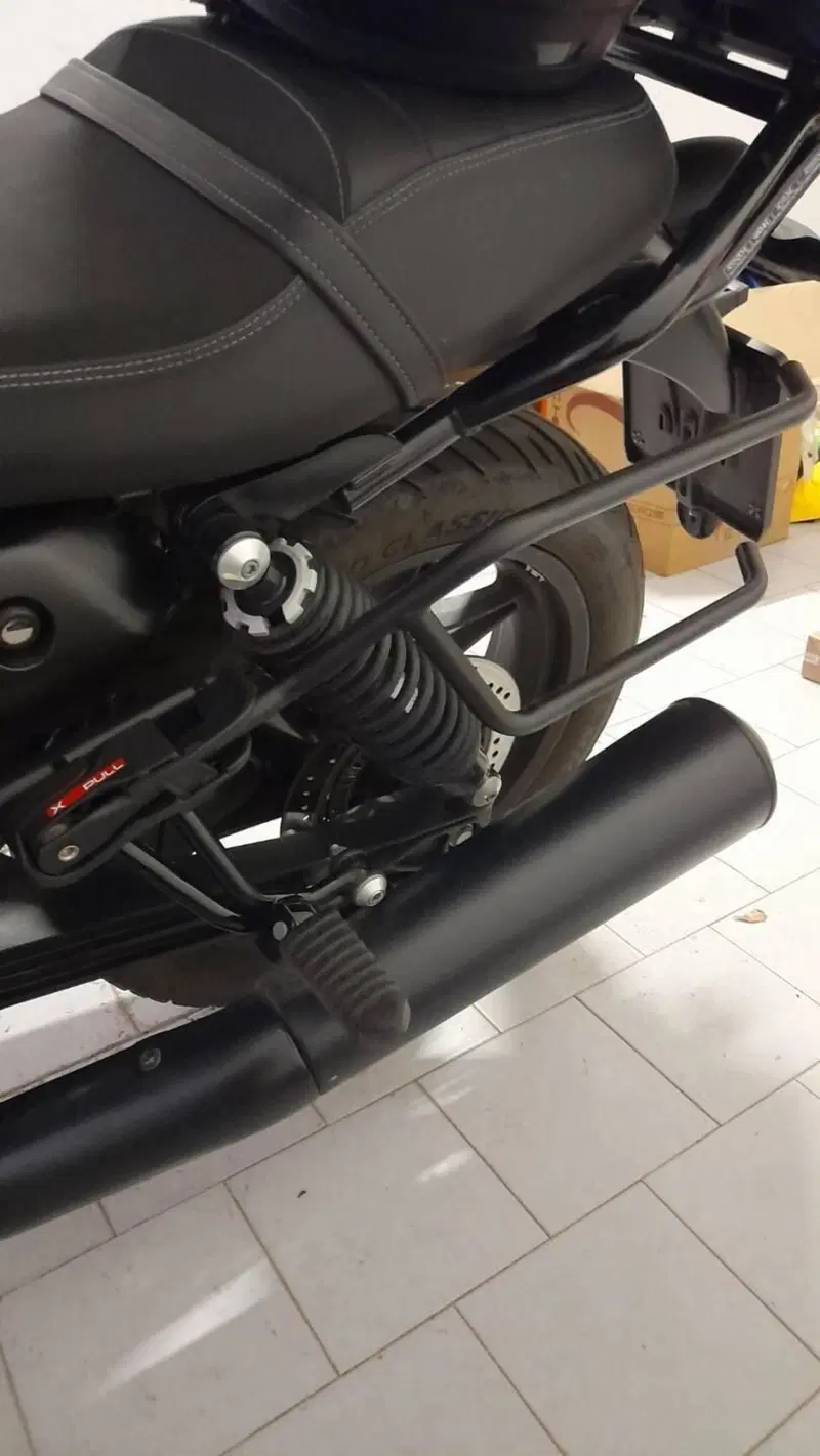 Moto Guzzi V7 Stone (2021 - 24) (8)