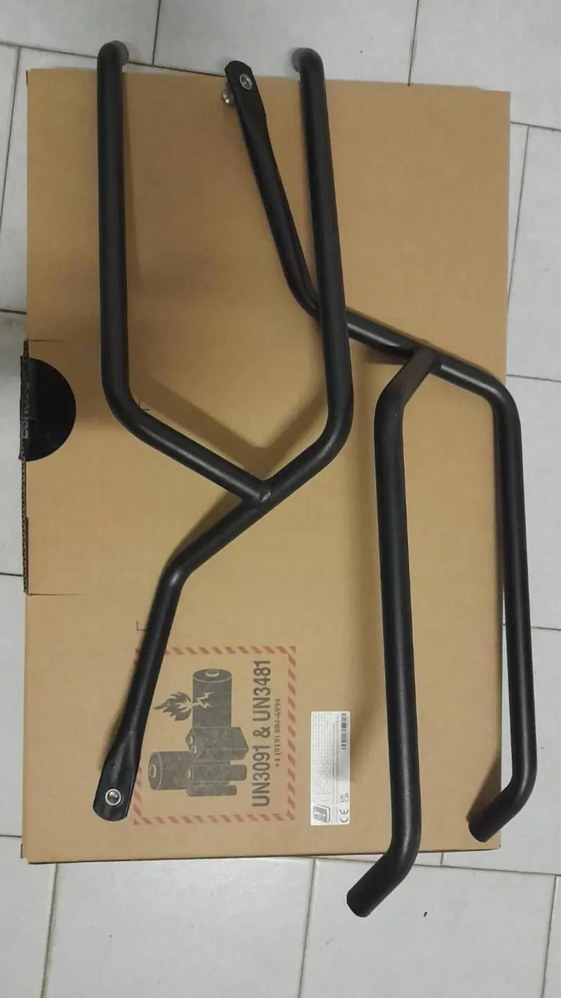 Moto Guzzi V7 Stone (2021 - 24) (10)