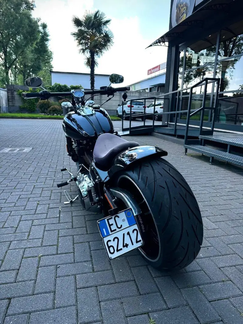 Harley-Davidson 1690 Breakout (2013 - 17) - FXSB (5)