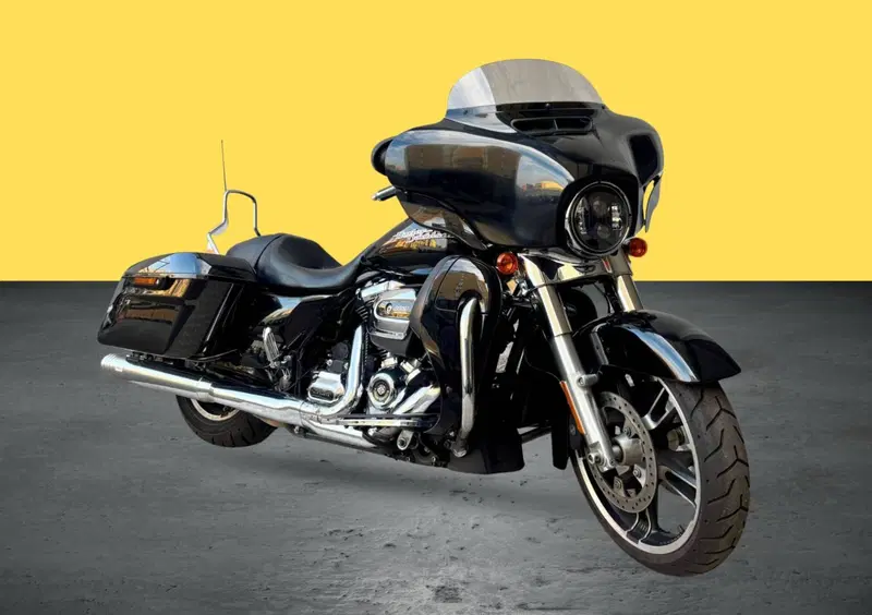 Harley-Davidson 107 Street Glide (2017 - 19) - FLHX (2)