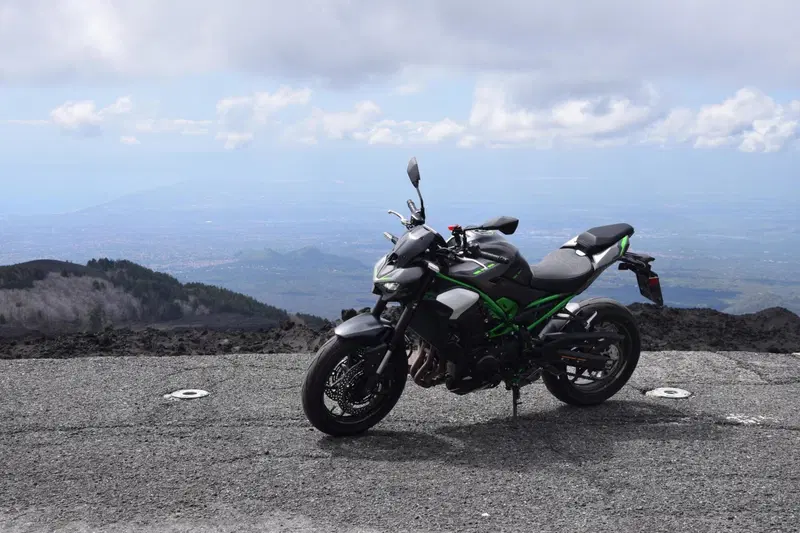 Kawasaki Z 900 (2025 - 26) (3)