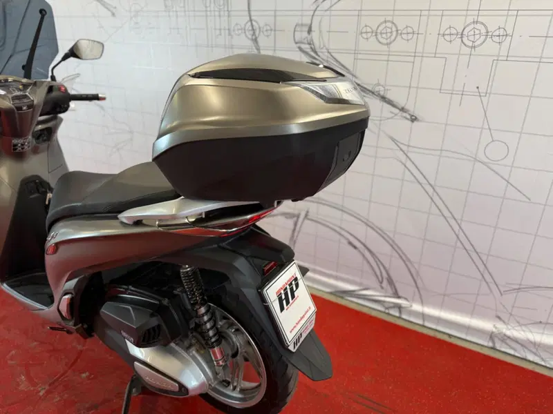 Honda SH 350 (2021 - 24) (15)