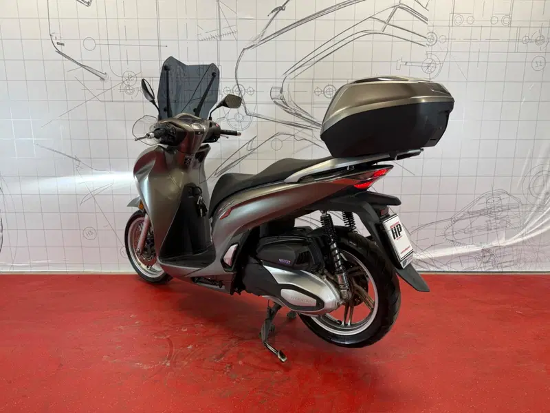 Honda SH 350 (2021 - 24) (6)