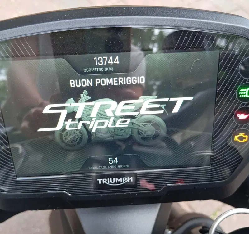 Triumph Street Triple 765 RS (2023 - 26) (2)