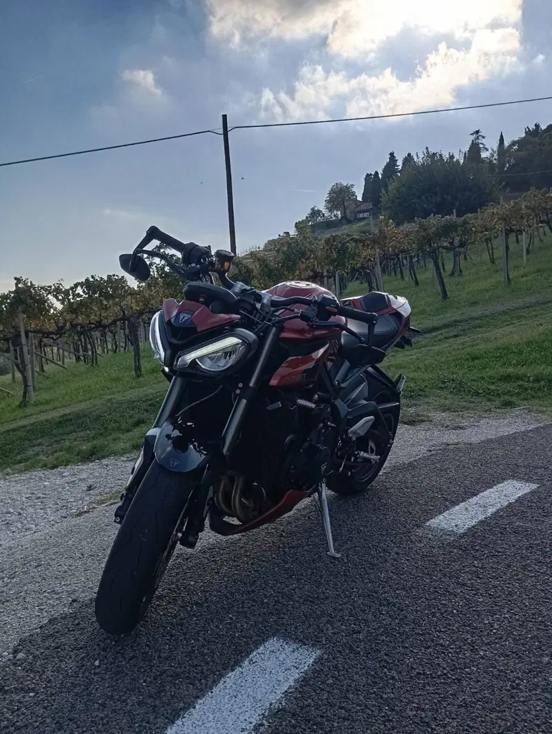 Triumph Street Triple 765 RS (2023 - 26) (10)