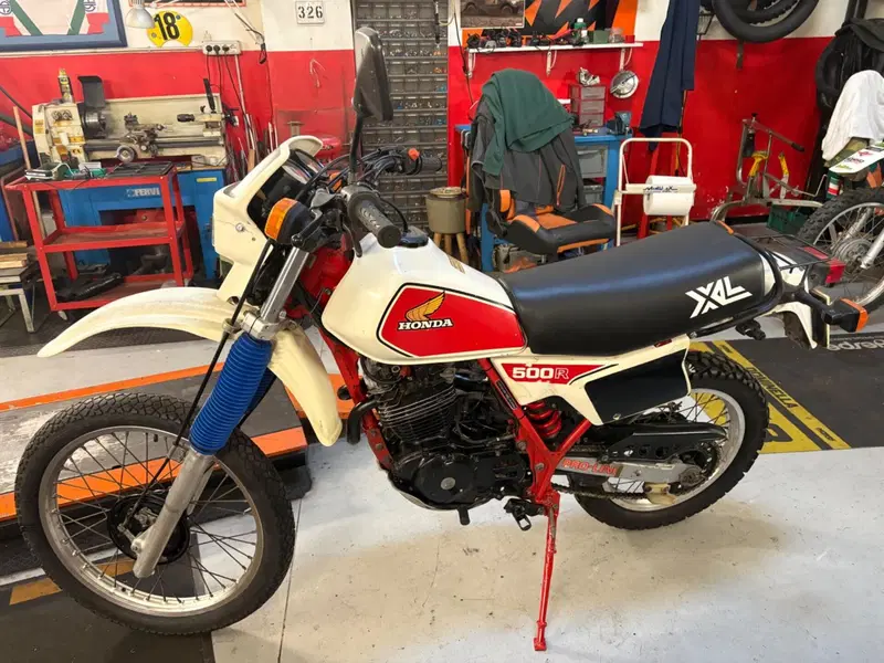 Honda Xlr (2)
