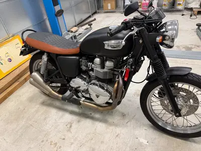 Triumph Bonneville 800 (2000 - 01) usata