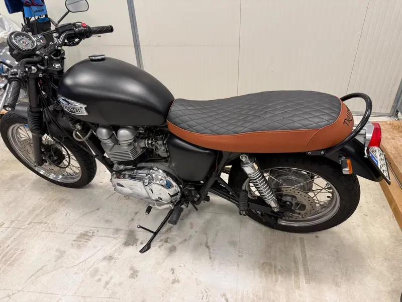 Triumph Bonneville 800 (2000 - 01) (3)