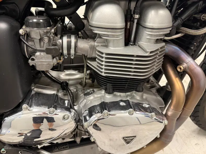Triumph Bonneville 800 (2000 - 01) (6)