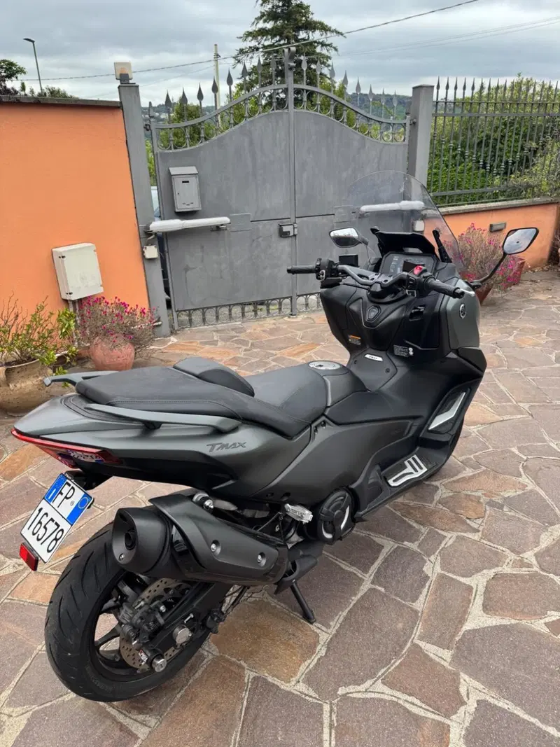 Yamaha T-Max 560 (2025 - 26) (5)