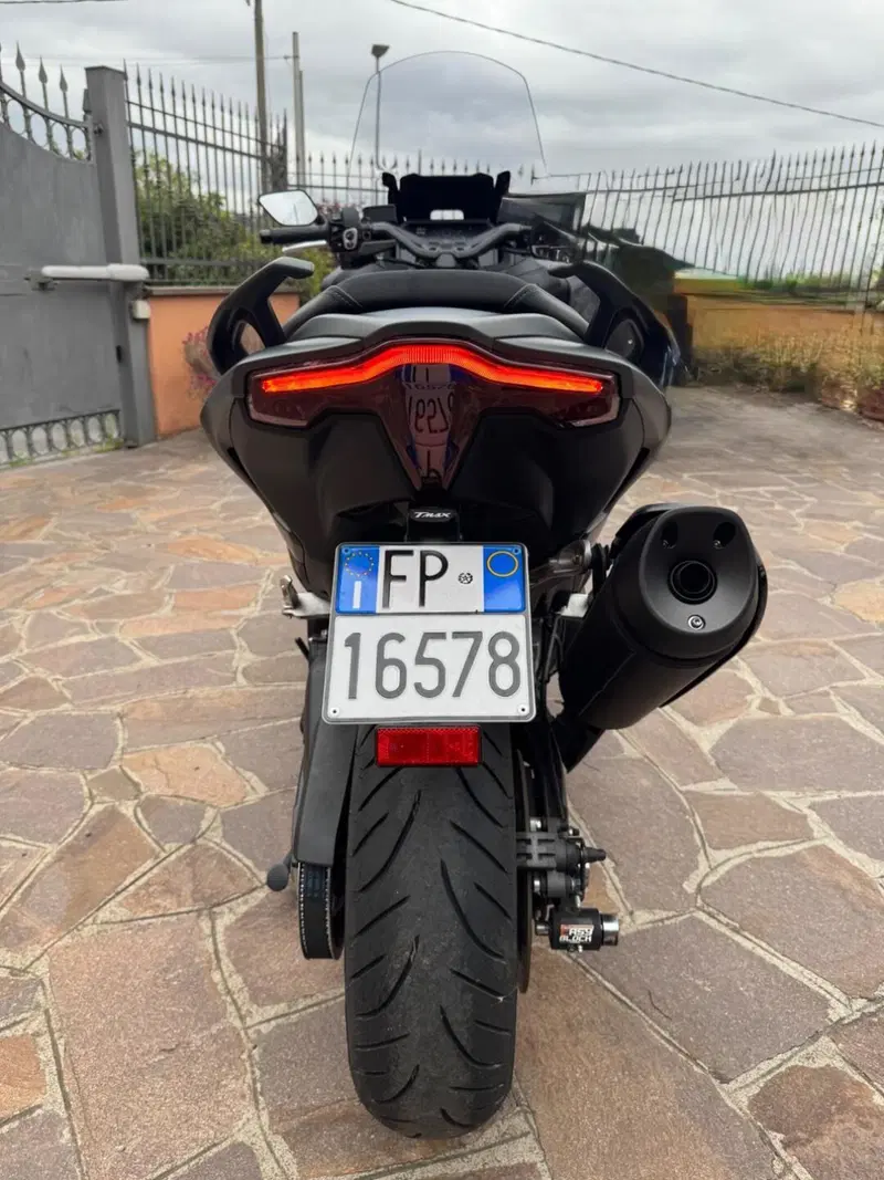 Yamaha T-Max 560 (2025 - 26) (7)
