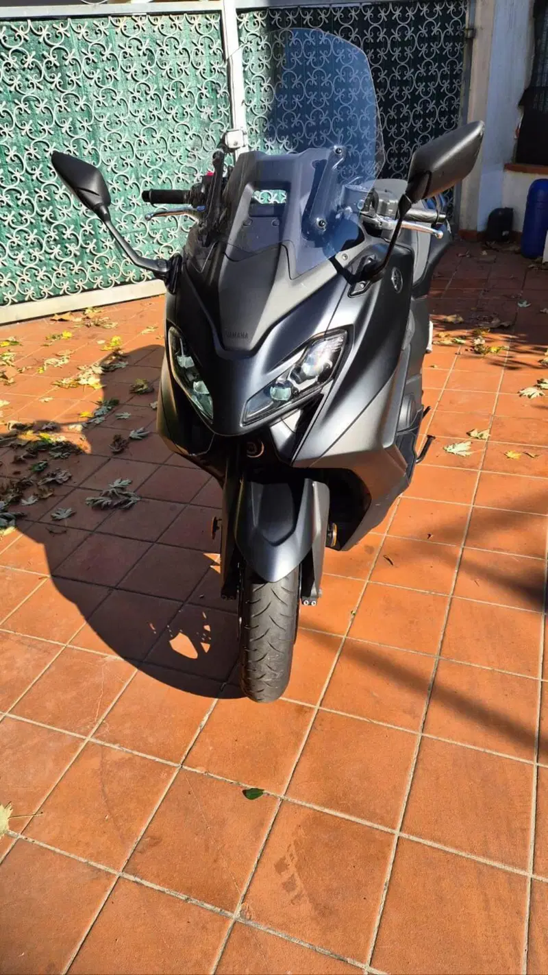Yamaha T-Max 560 (2022 - 24) (8)