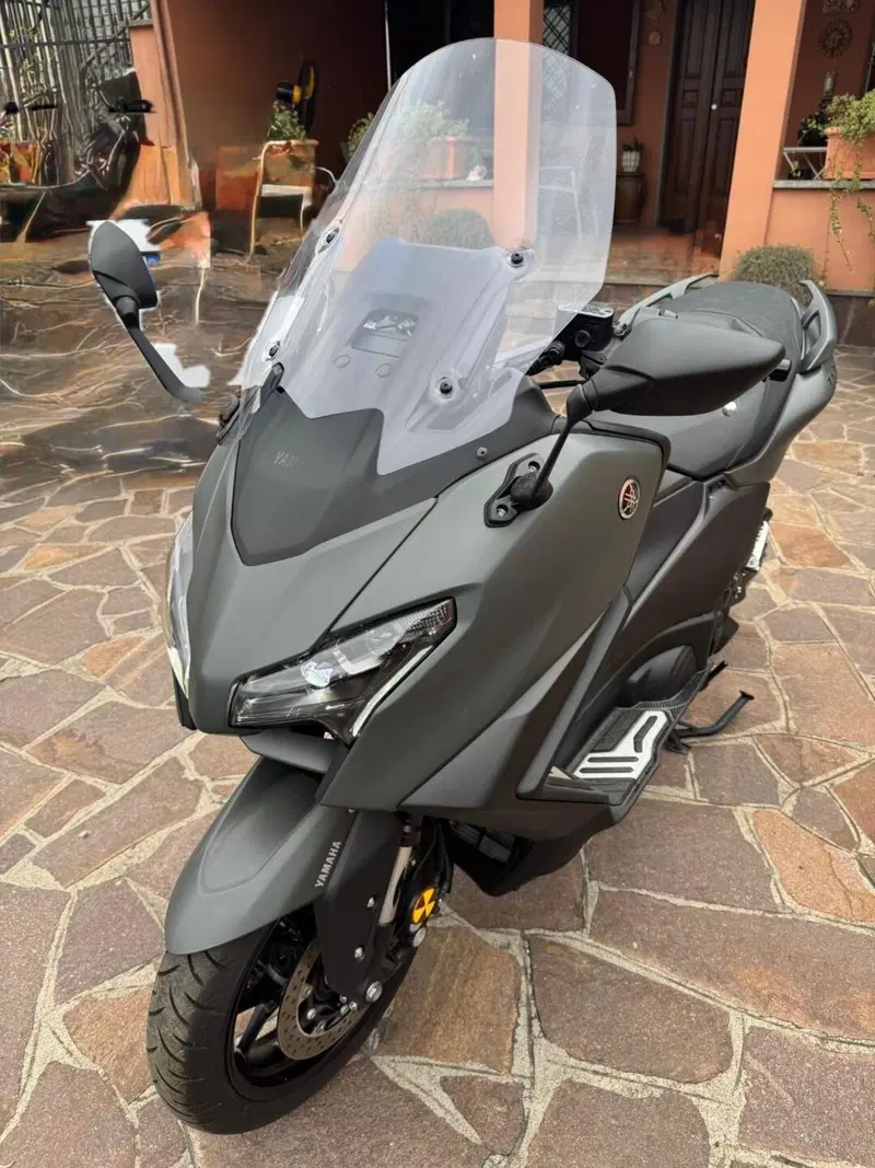 Yamaha T-Max 560 (2025 - 26) (8)