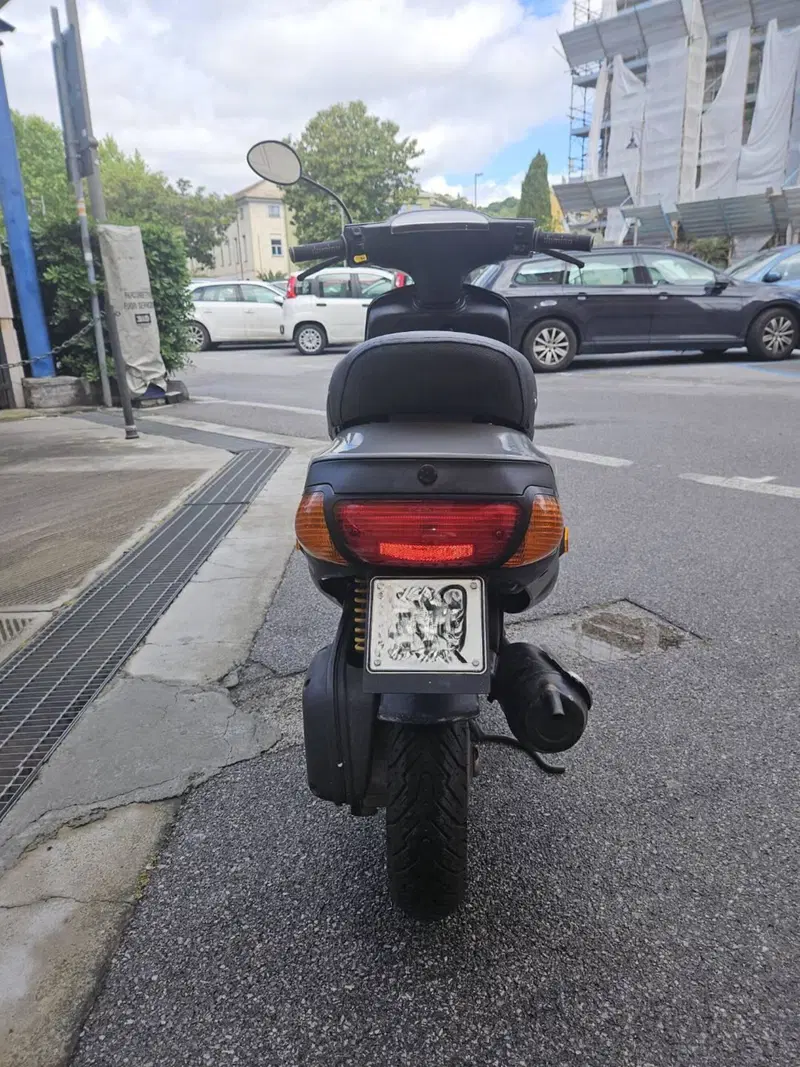 Piaggio Zip 50 Base (2)
