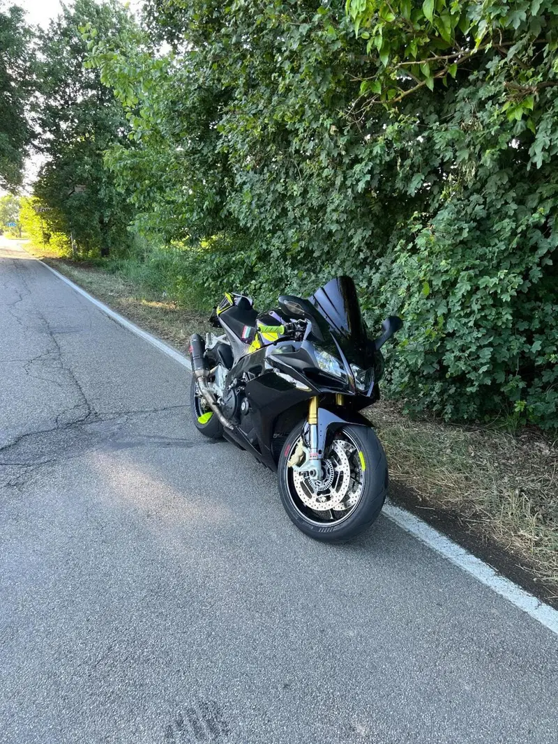 Aprilia Tuono V4 R APRC (2011 - 13)