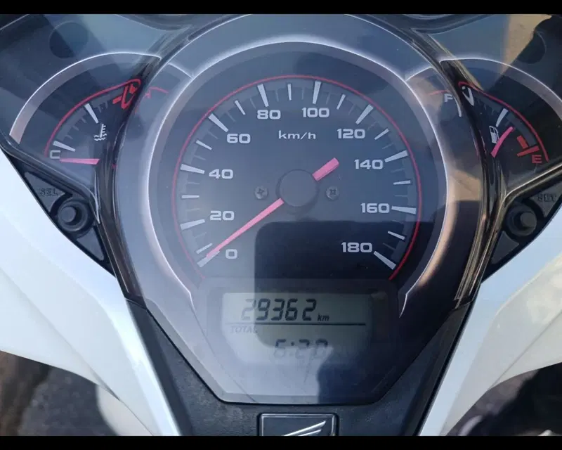 Honda SH 300 i ABS (2016 - 20) (5)