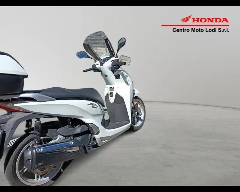 Honda SH 300 i ABS (2016 - 20) (6)