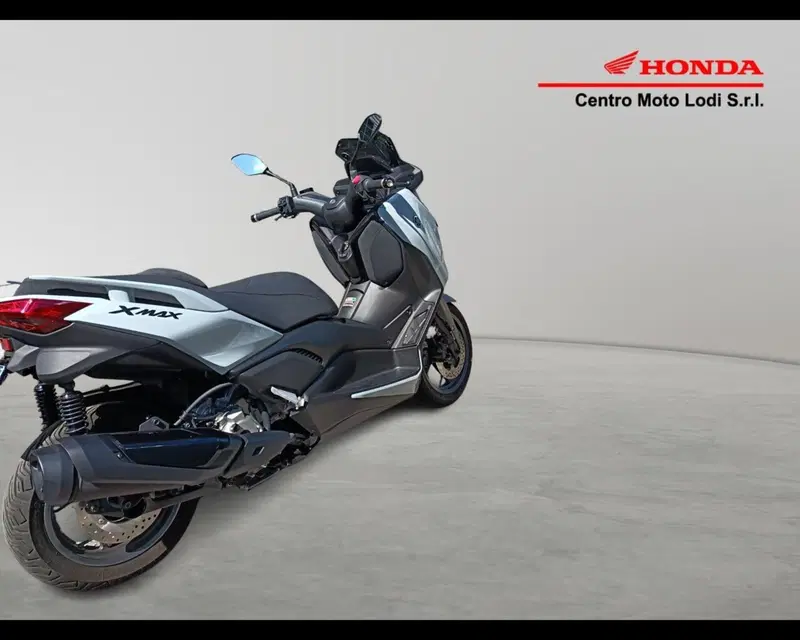 Yamaha X-Max 300 Tech Max (2025 - 26) (6)