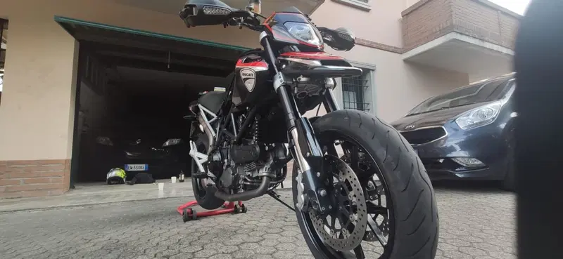 Ducati Hypermotard 1100 EVO (2010 - 12) (6)