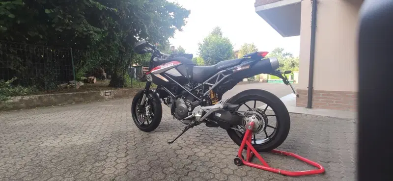 Ducati Hypermotard 1100 EVO (2010 - 12) (7)