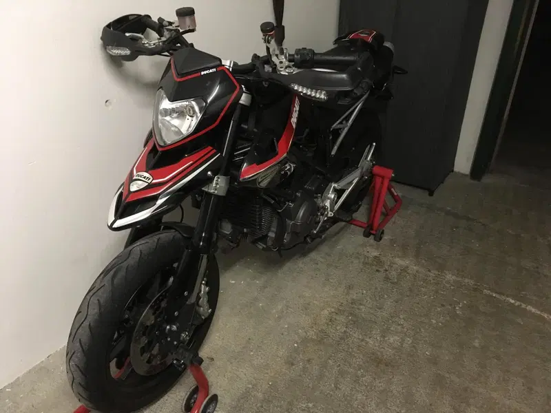 Ducati Hypermotard 1100 EVO (2010 - 12) (9)