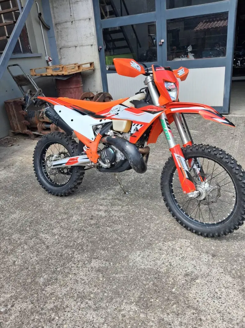KTM 250 EXC TBI (2024) (2)