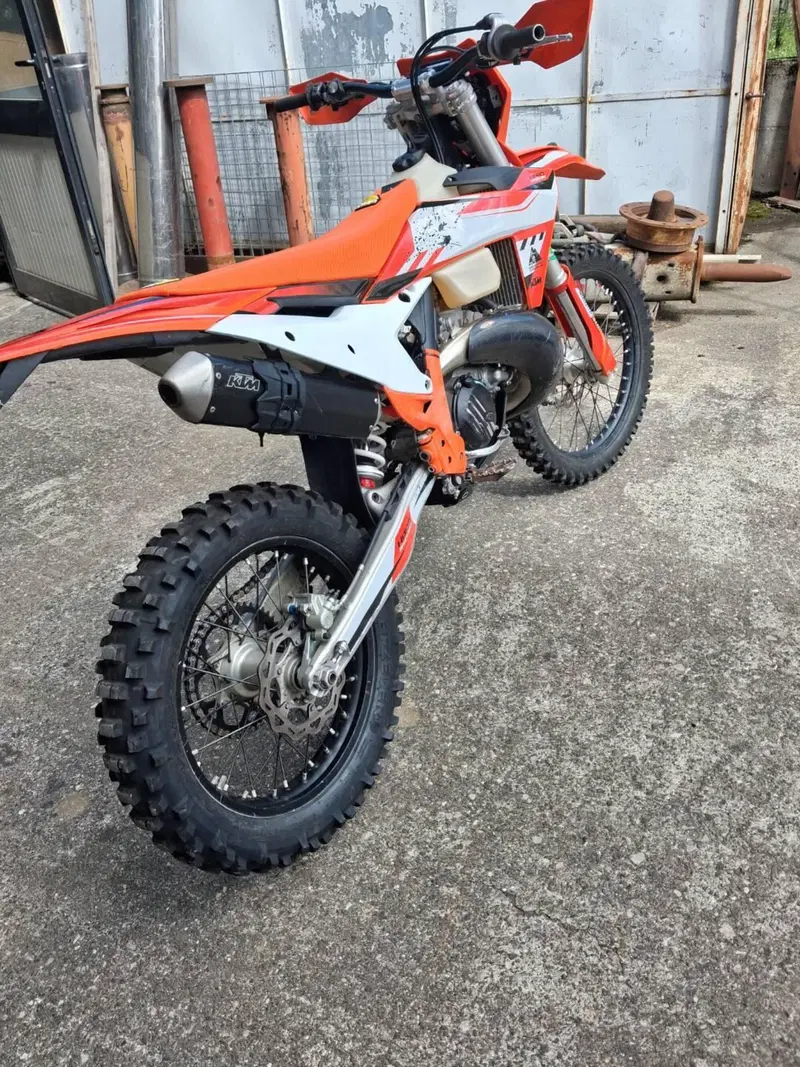KTM 250 EXC TBI (2024) (3)