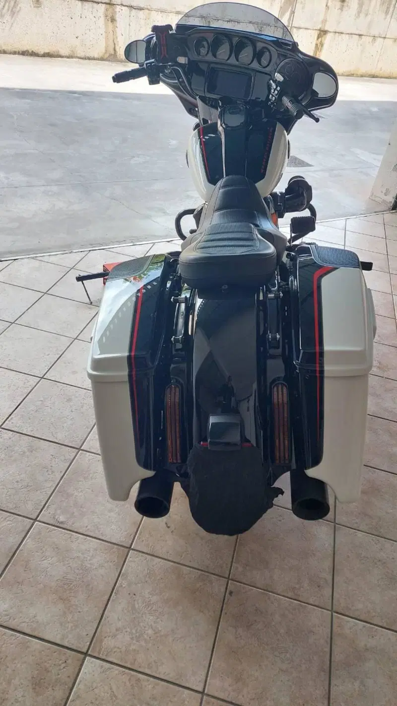 Harley-Davidson 117 Street Glide (2021) - FLHXSE (6)