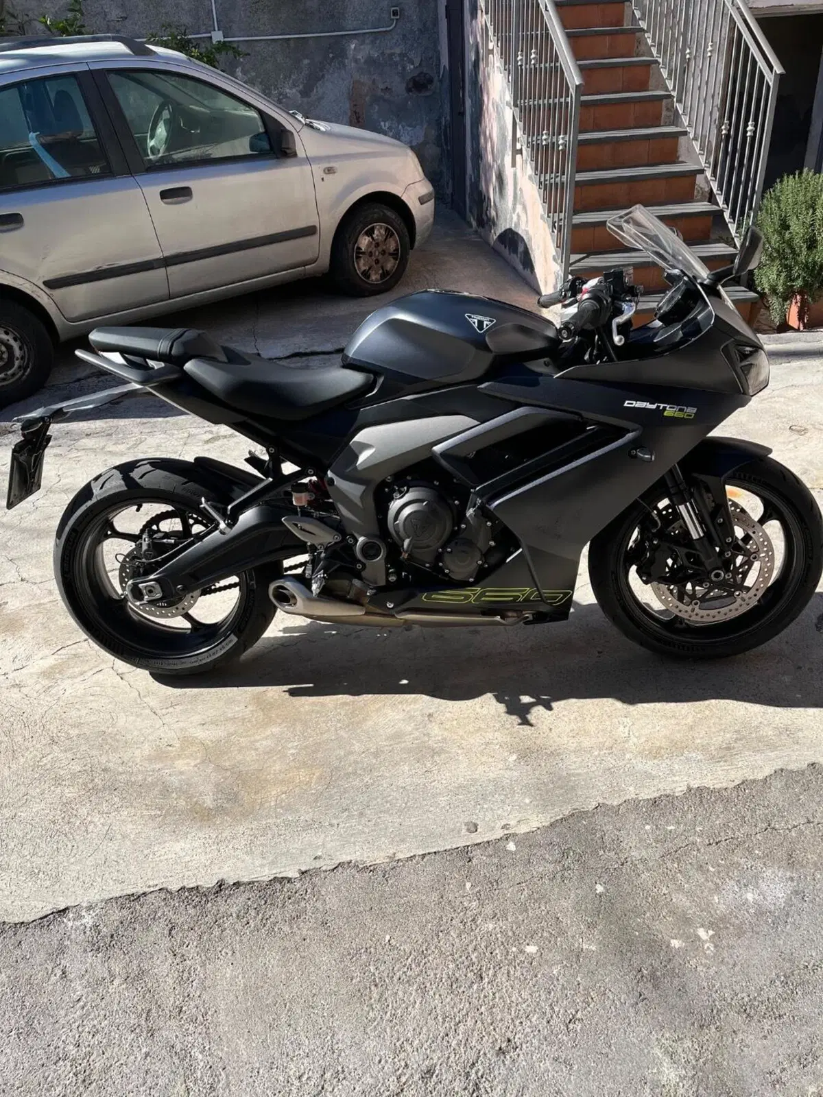 Triumph Daytona 660 (2024 - 26) (2)