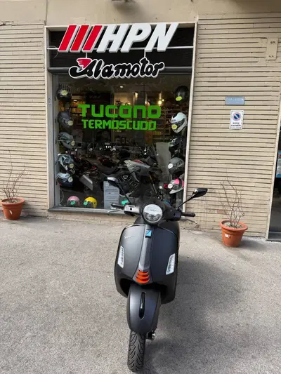 Vespa GTS 300 Super Sport (2023 - 24) usata