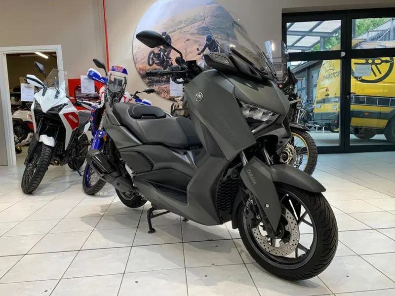 Yamaha X-Max 300 (2025 - 26) (3)