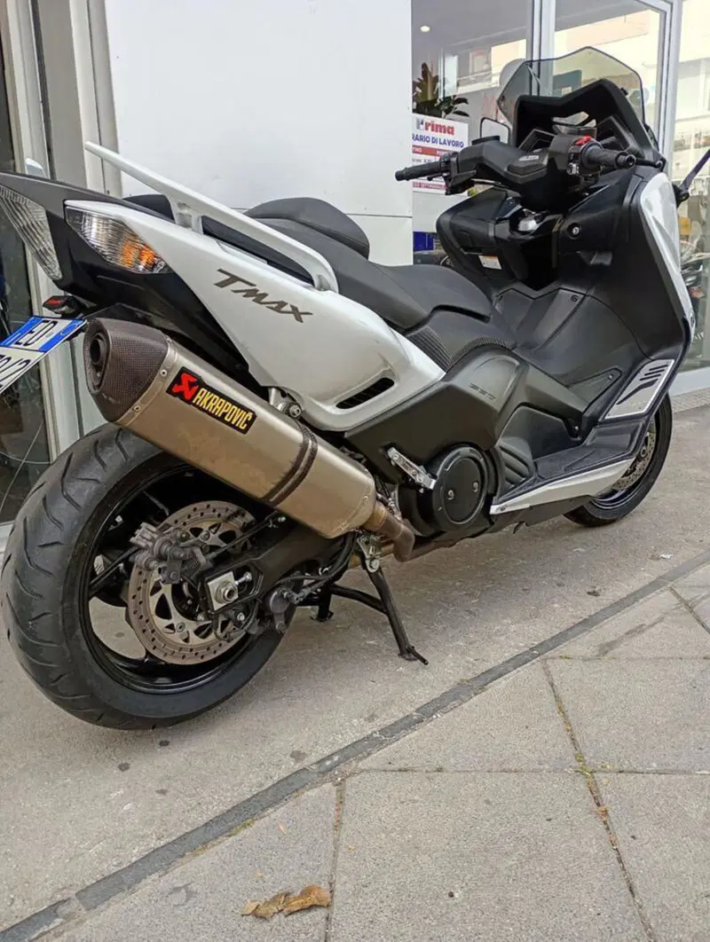 Yamaha T-Max 530 (2015 - 16) (3)