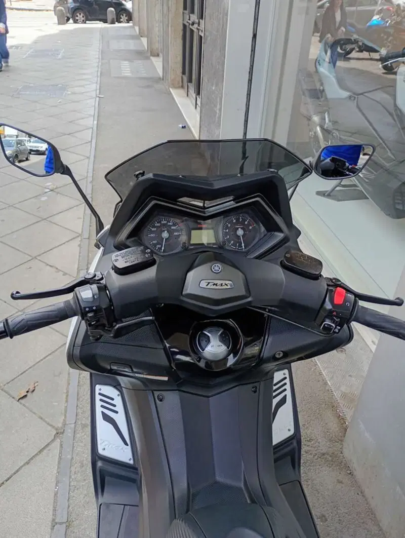 Yamaha T-Max 530 (2015 - 16) (6)
